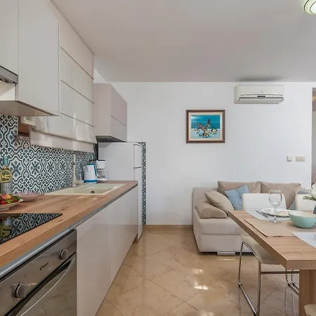 Ana Apartamento
