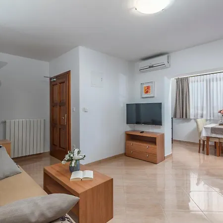 Ana Apartamento