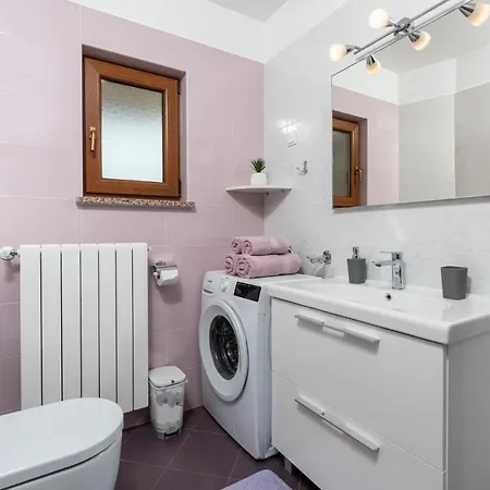 Ana Apartment *