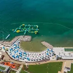Ana *